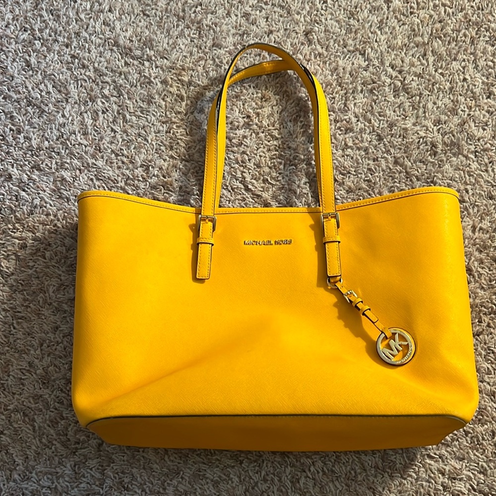 Michael kors merigold tote